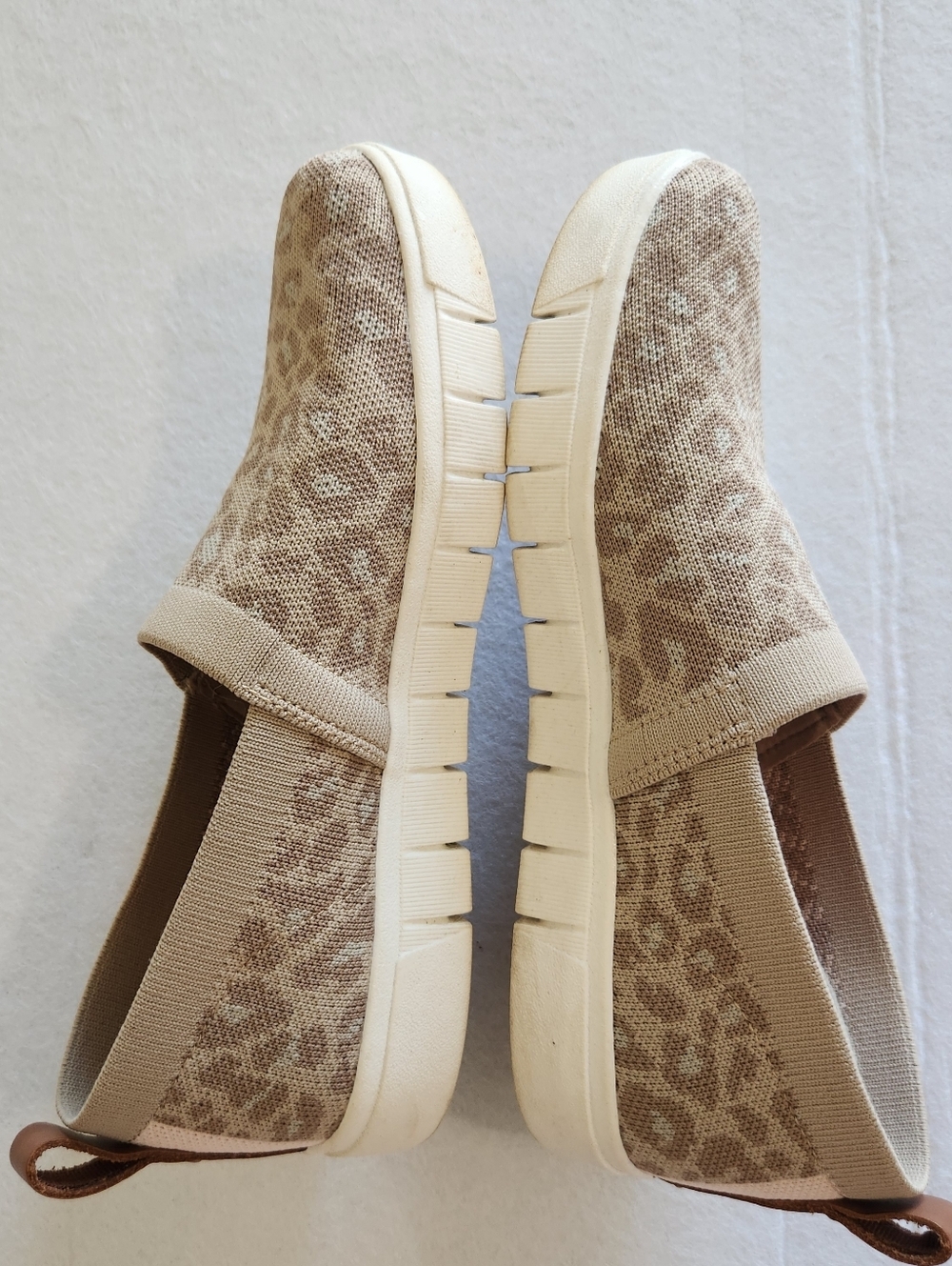Ryka Women's Tan Leopard Slip-On Sneakers Size 8 - Picture 5 of 9